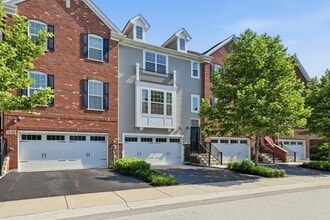 Building Photo - 2546 Huntleigh Ln