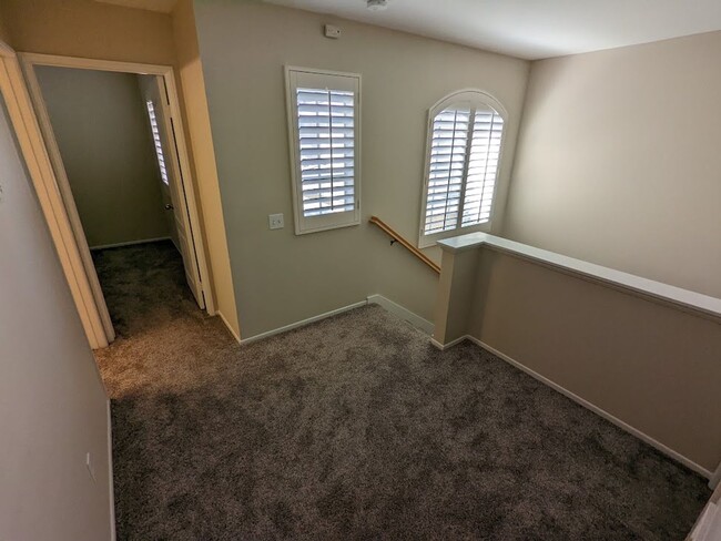 Building Photo - You will love this beautiful townhouse nea...