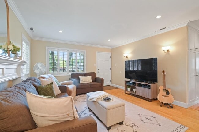 Building Photo - 3172 Morris Dr