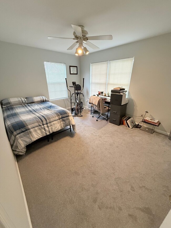 Building Photo - 2 Bed / 1.5 Bath Townhome in Patriot's Ridge