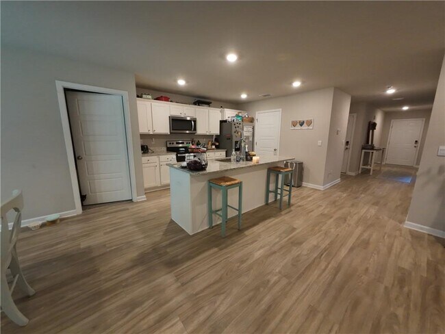 Building Photo - 2496 Arbordale Lp