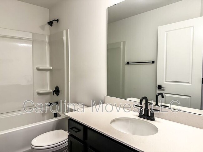 Building Photo - 1431 Darrowby Way