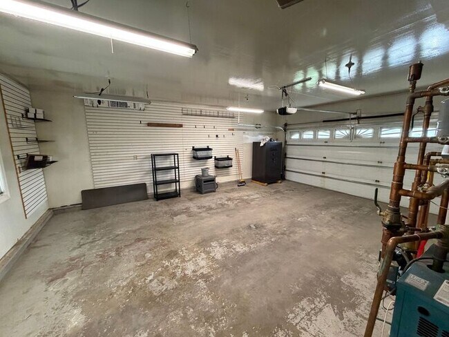 Building Photo - 6237 E 21st Ave
