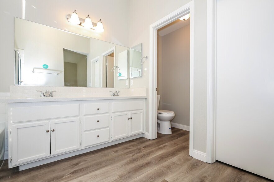 Building Photo - 5037 Via De Fortuna Way