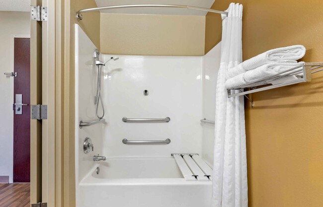 Building Photo - Furnished Studio-Baltimore - BWI Airport -...