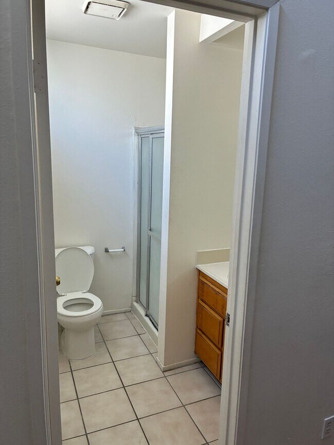 Building Photo - 607Ynez