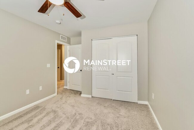 Building Photo - 3 Bedroom Pet-Friendly Home in Jeffersonville, IN with Main Street Renewal