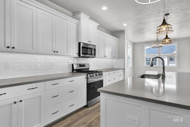 Building Photo - Immaculate Single-Level Home w/3-Car Garage