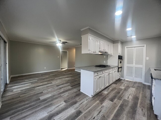 Building Photo - Updated in North Bossier.. Close to Barksdale Air Force Base..