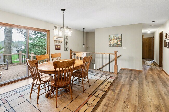Building Photo - For Rent – 3 Bedroom Home in Sunset Hills, Pella