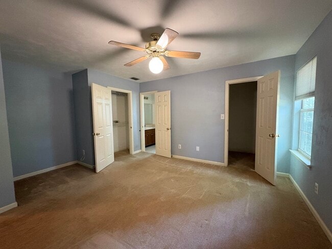 Building Photo - 460 Merlin Ct