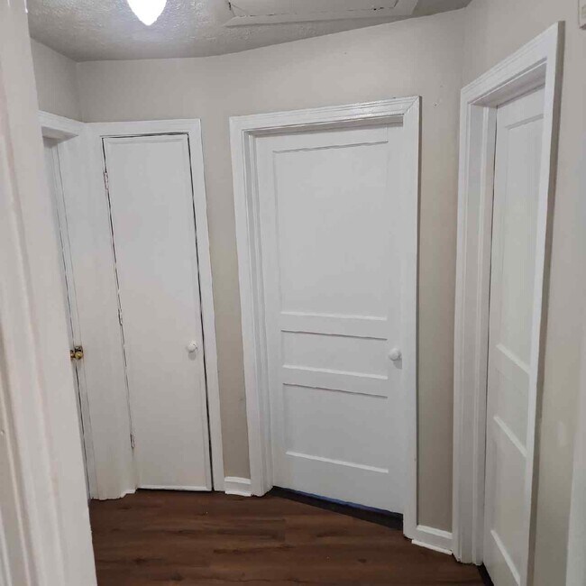 Building Photo - 1018 Navaho Pl