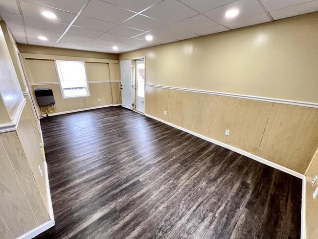 Building Photo - 106 Lind St