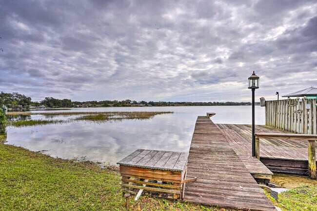 Building Photo - 1630 17th St NW