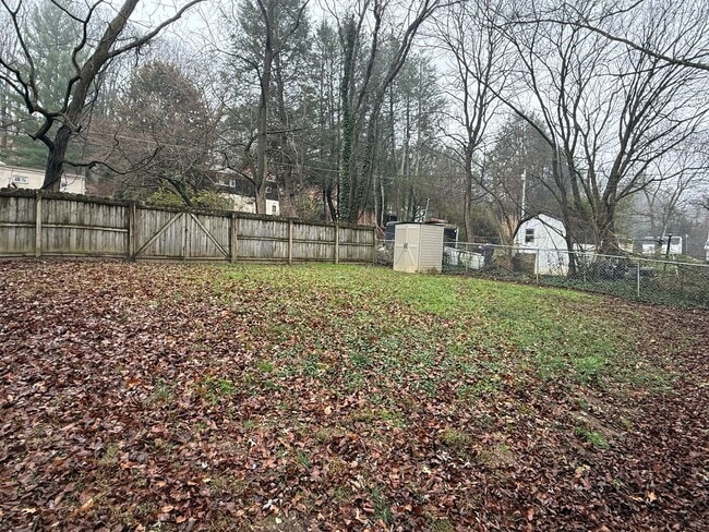 Building Photo - Very nice home located in the Tree Streets - Walking distance to ETSU!