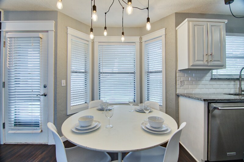 Building Photo - 2924 Canyon Oaks Ct