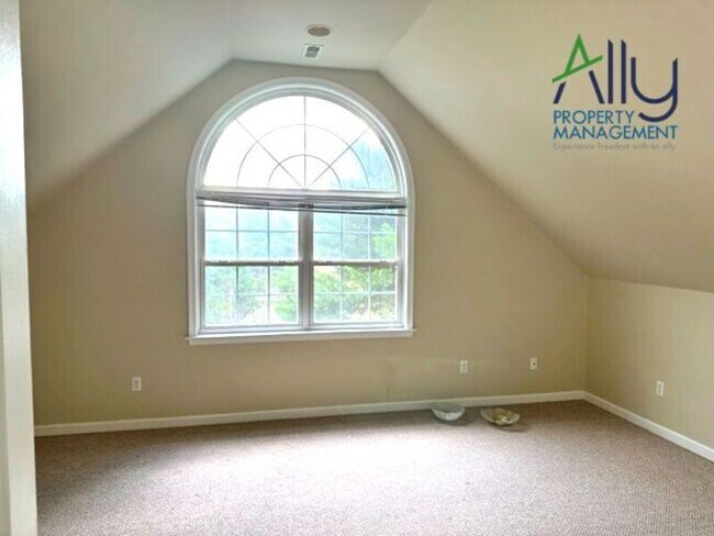 Building Photo - 1003 Wintergreen Ln