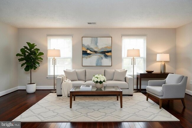 Building Photo - 1586 Pin Oak Dr