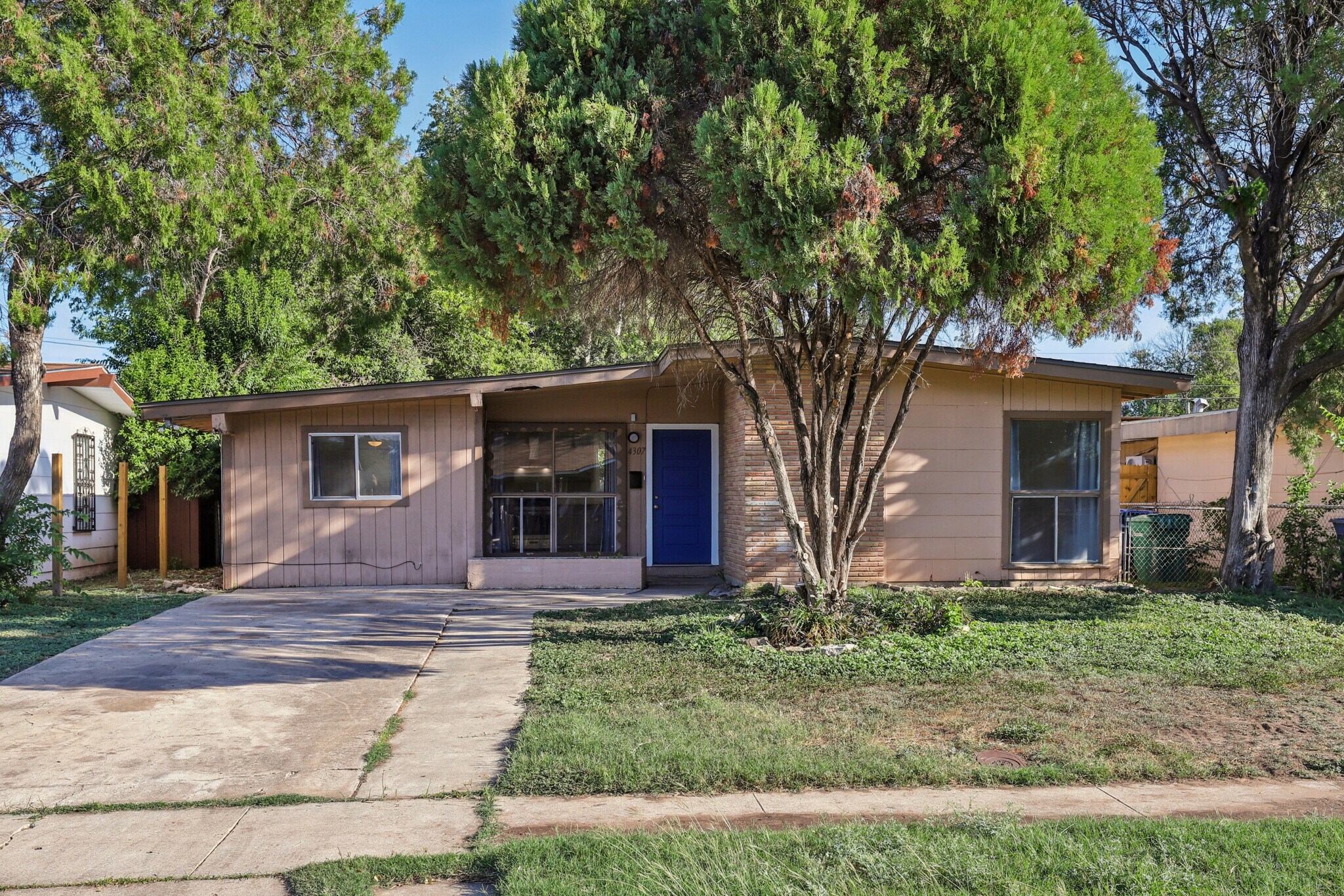 Building Photo - 4307 Skelton Dr