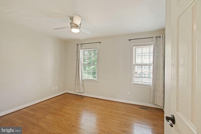 Building Photo - 1225 Michigan Ct