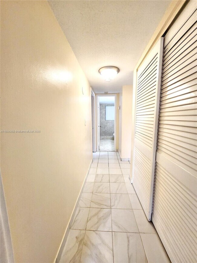 Building Photo - 9962 SW 88th St