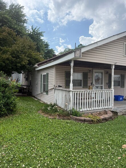 Building Photo - 707 N Delmar Ave