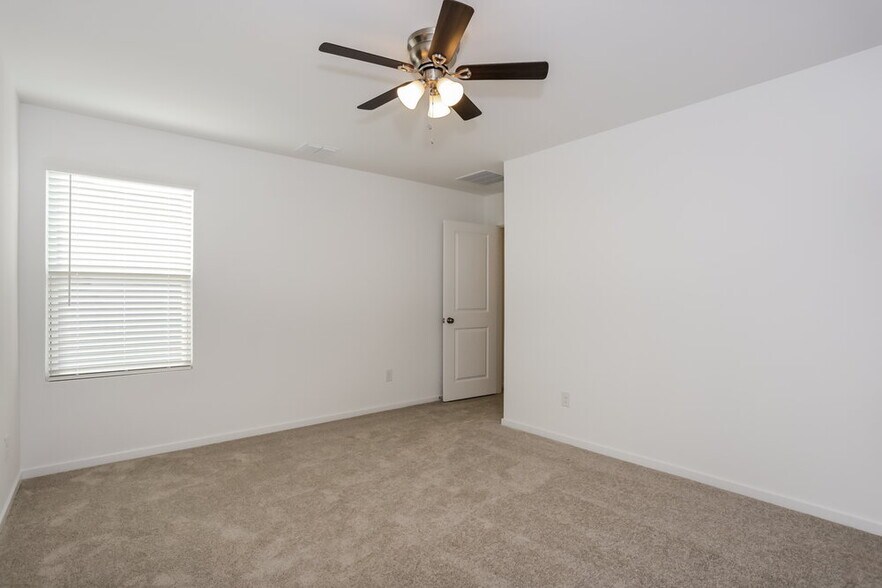 Building Photo - 10513 Sequoia Dr