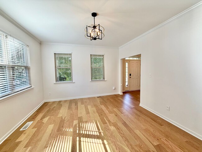 Building Photo - Newly Remodeled 4BD, 2.5BA Raleigh Corner-...
