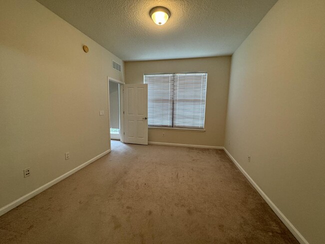 Building Photo - 2 Bedroom 2 bath Condo in Nocatee