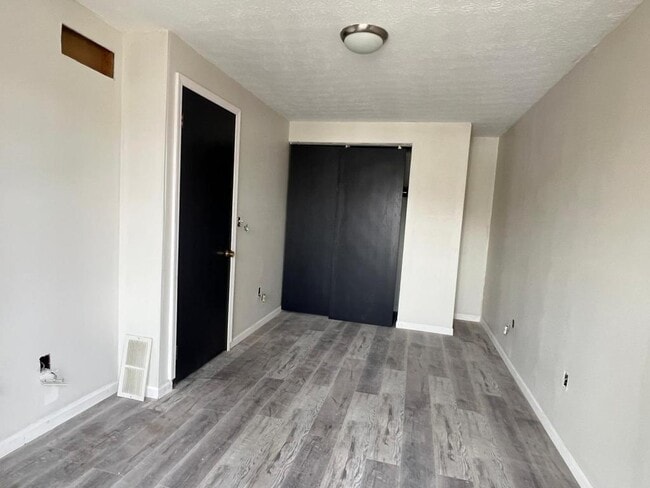 Building Photo - 93 W 9th Ave