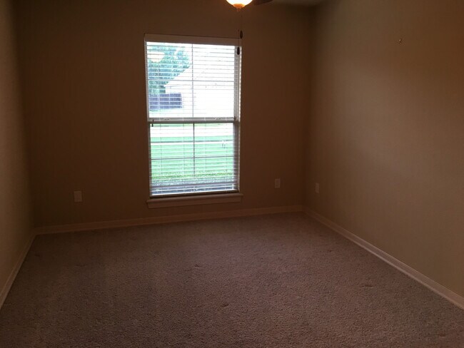 Building Photo - Salem Heights Subdivision