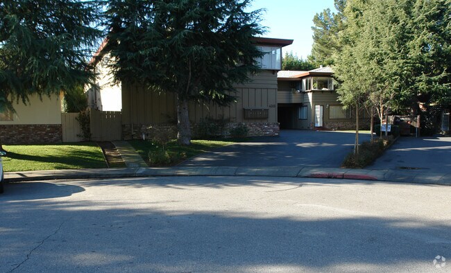 Building Photo - 4315 Collins Ct