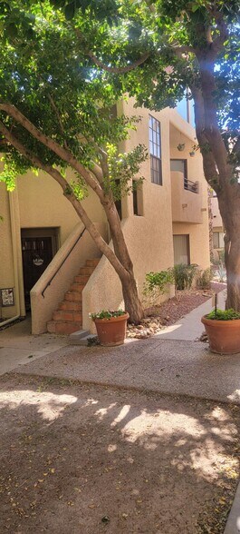 Building Photo - 10301 N 70th St