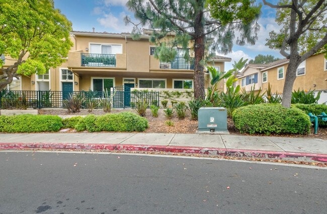 Building Photo - Newly Remodeled - Stunning 2 Bedroom, 2 Ba...