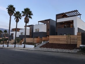 Building Photo - 689 Stoneridge Dr