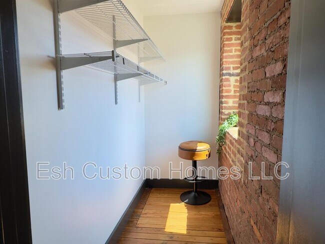 Building Photo - 437 W Grant St