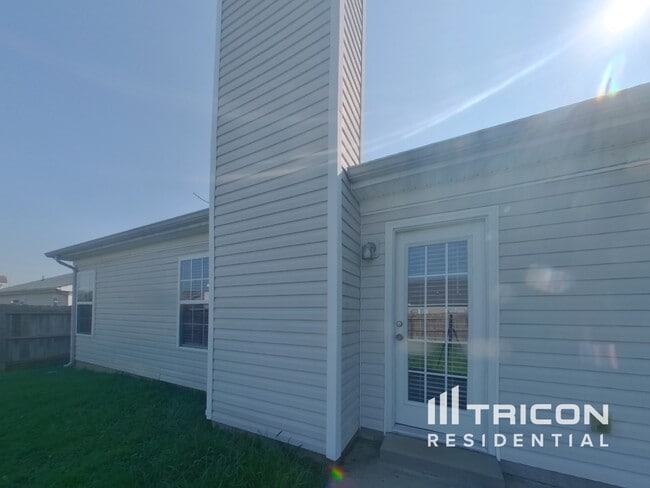Building Photo - 2141 Deer Valley Dr