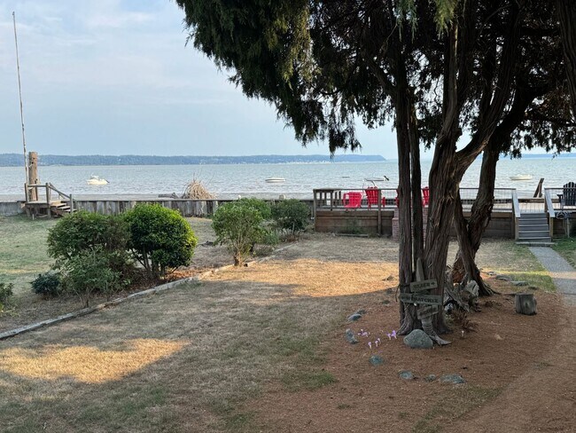 Building Photo - Beach House, Fully Furnished, Short Term J...