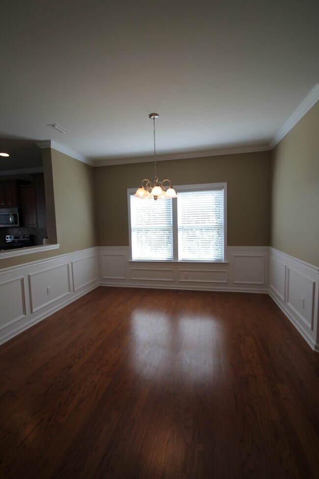 Building Photo - 1112 Jasmine Dr