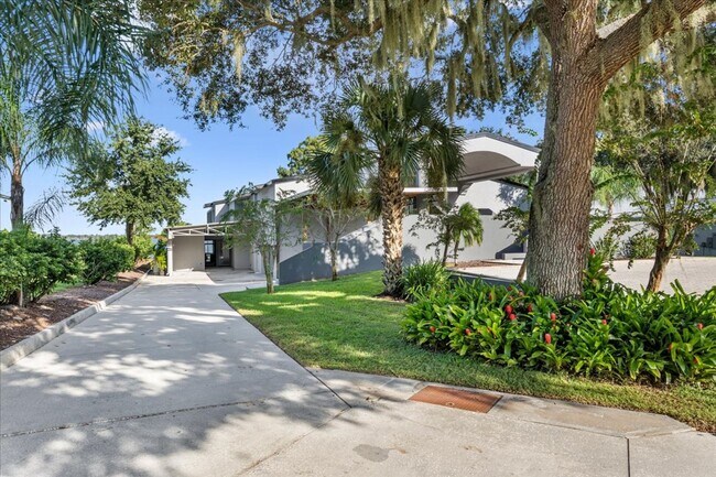 Building Photo - 3824 Gaines Dr