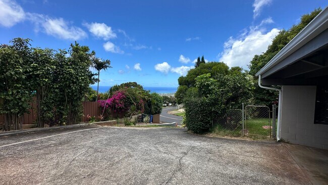 Building Photo - NEW PRICE - Newly Renovated Studio with 1 Bath & Washer/Dryer in Maunalani Heights!