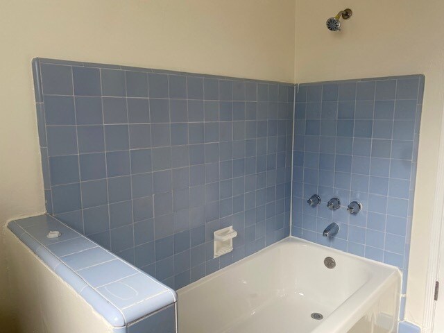 Building Photo - 2486 Venice Blvd