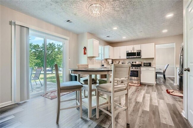 Building Photo - 3370 Flagstone Trce