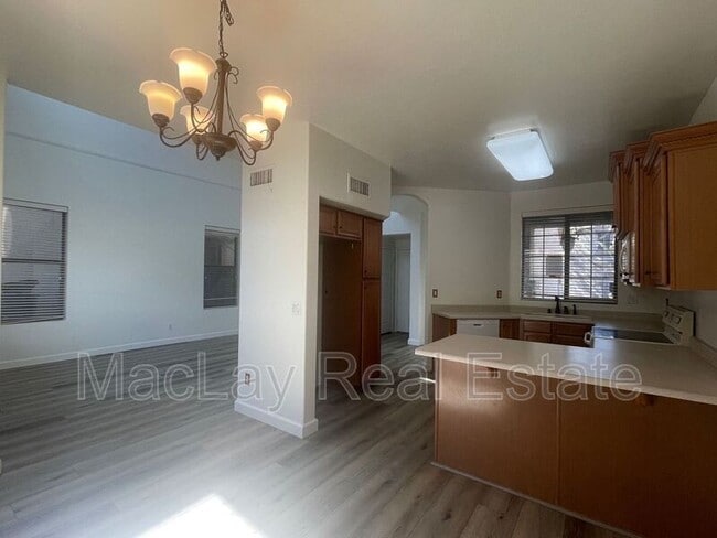 Building Photo - 16833 S Magenta Rd