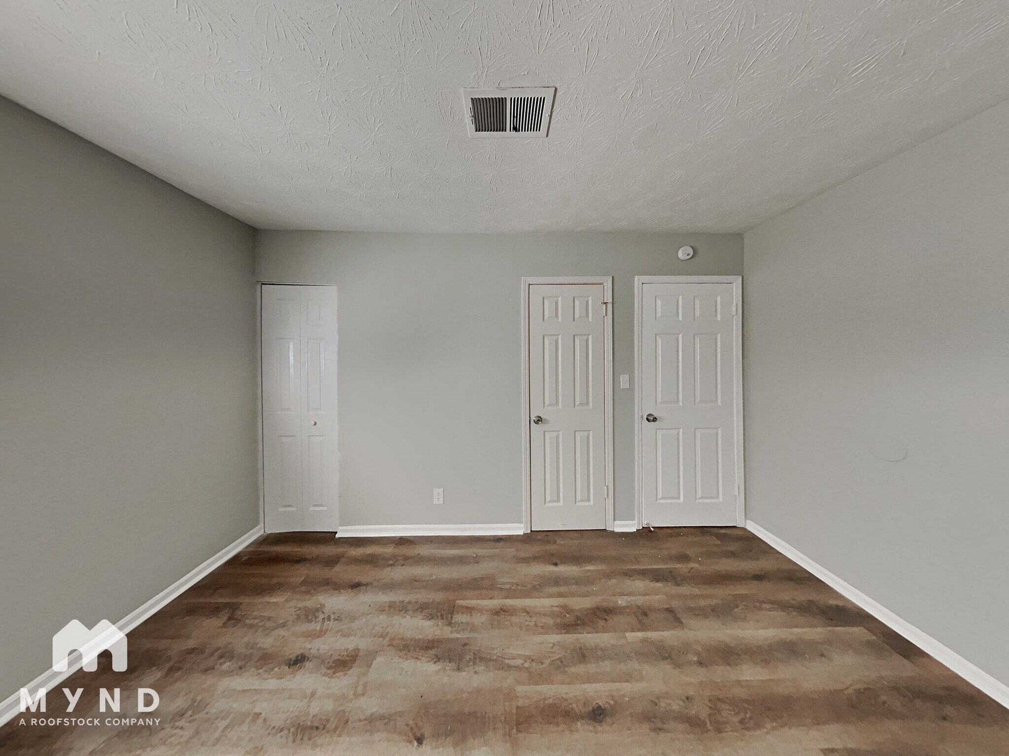 Building Photo - 199 Woodcrest Way