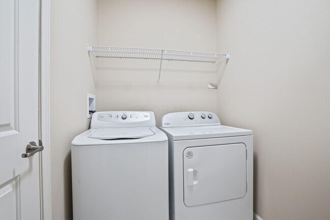 Building Photo - 5148 Foxtail Pine St