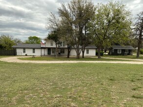 Building Photo - COMING SOON 4/2 with Acreage & BONUS SPACE