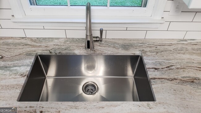 Building Photo - 4270 E Hamill Dr