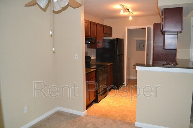 Building Photo - 4401 Thornbriar Ln