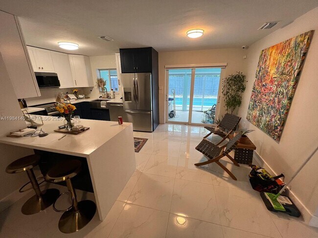 Building Photo - 16231 SW 99th Ct